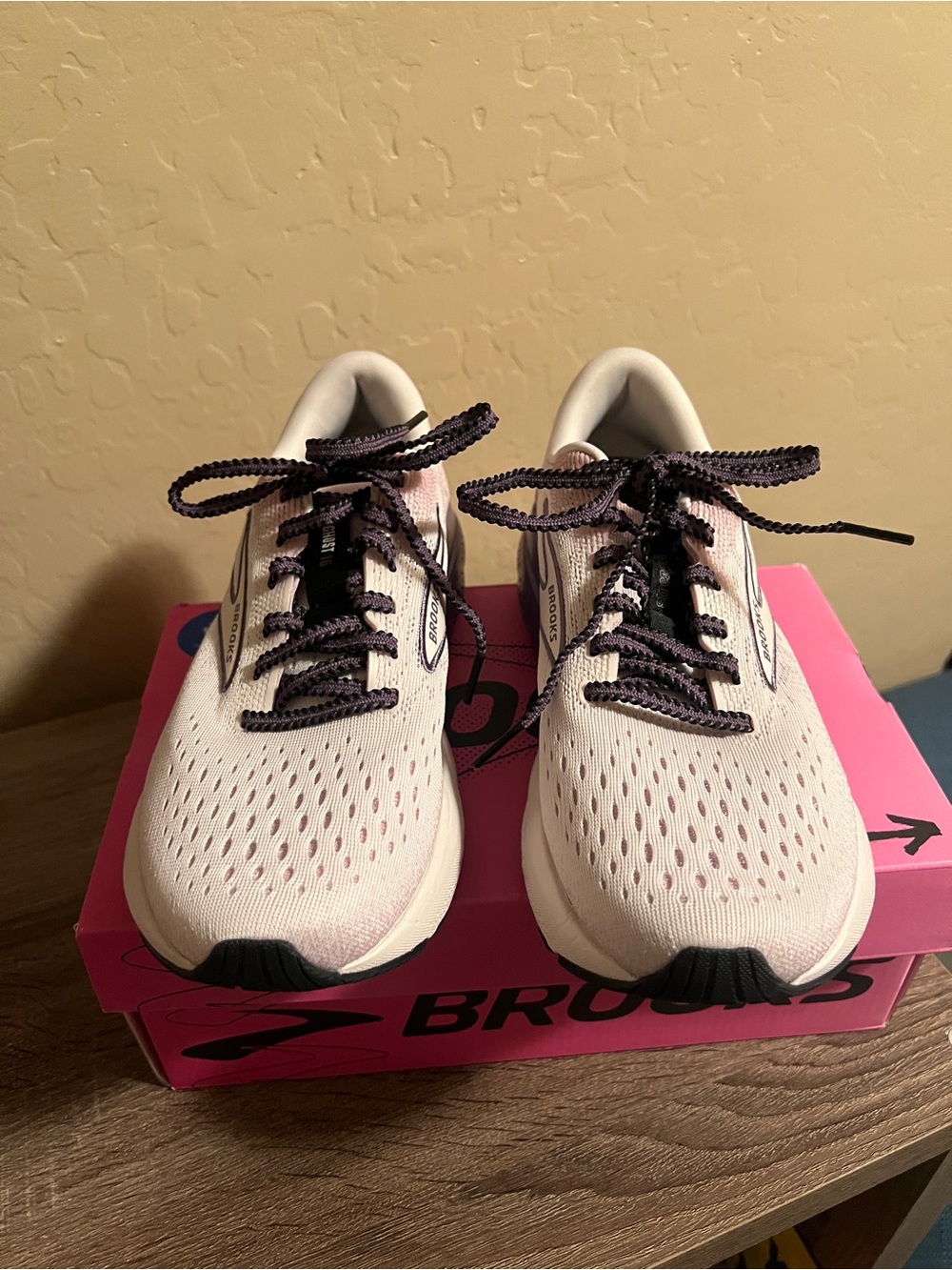 Brooks Ghost 16 Run Sneakers Empower Her Purple Lilac White Women’s 8.5 NIB - Picture 6 of 12